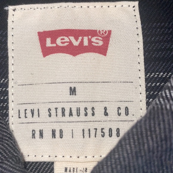 Mens Levi’s (M) grey/black flannel - Picture 4 of 4